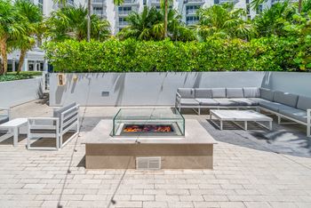 Rooftop landscaped sundeck